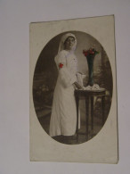 CARTE PHOTO CROIX ROUGE INFIRMIERE DATEE 1915 ANIMEE - Croix-Rouge