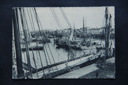 85 - LES SABLES D'OLONNE : Jolie échappée Sur Le Port - Sables D'Olonne