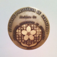 Sociedade Portuguesa De Geriatria - Bronze - 80 Mm - 208 G - Professionnels / De Société