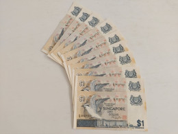 Vintage ! Set Of 10 Pcs. Running Number Singapore $1 Bird Series Old Banknote UNC (G/12-302751-302760 ) - Singapur