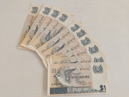 Vintage ! Set Of 10 Pcs. Running Number Singapore $1 Bird Series Old Banknote UNC (G/12-302791-302800) - Singapore