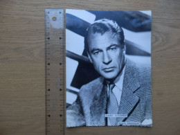 GRANDE PHOTO GARY COOPER OFFERT PAR CARBOPLANE - Famous People