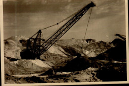 PHOTO AMATEUR 12,8/9 CM...PRISE EN 1964 AU BRESIL...GRUE DE LA MINE DE PHOSPHATE.... VOIR DOS - America