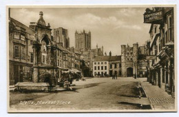 AK 187615 ENGLAND - Wells - Market Place - Wells