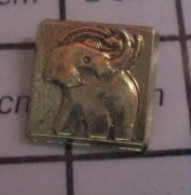 1115A Pin's Pins / Rare Et De Belle Qualité !!! ANIMAUX / ELEPHANT METAL JAUNE Mini Pin's - Spazio