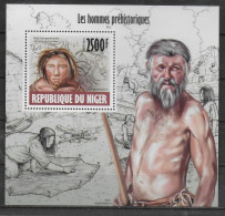 NIGER  BF 221  * *  ( Cote 15e )  Hommes Prehistoriques Néandertal - Vor- Und Frühgeschichte