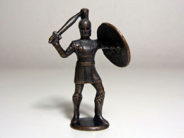 [KNR_0007] KINDER, 1977 - Greeks > HOPLITE (2) (40 Mm, Bronze) - Figurines En Métal