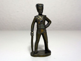 [KNR_0009] KINDER, 1978 - German Soldiers > CAPTAIN (40 Mm, Brass) - Figurine In Metallo