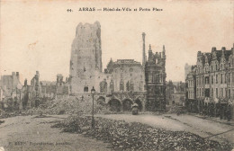 FRANCE - Arras - Hôtel De Ville Et Petite Place - Carte Postale Ancienne - Arras