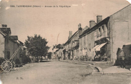 FRANCE - Vandenesse - Avenue De La République - Carte Postale Ancienne - Autres & Non Classés