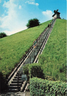 BELGIQUE - Waterloo - Vue Sur La Butte, Le Lion Et L'escalier De 226 Marches - Colorisé - Carte Postale - Waterloo