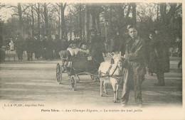 PARIS PARIS VECU  Aux Champs Elysées  " La Voiture Des Tout Petits " - Lotes Y Colecciones
