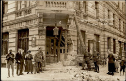 REVOLUTION MÜNCHEN 1918/19 - Foto-Ak VOLLTREFFER Einer Granate München 2.Mai 1919 Beim Restaurant WALTHERHOF I - Krieg