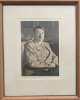 Hitler Bild Im Holzrahmen 20x24 Cm I-II - Guerra 1939-45