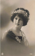PHOTOGRAPHIE - Femme - Portrait - Robe - Carte Postale Ancienne - Mostre Universali