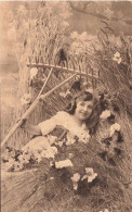 PHOTOGRAPHIE - Jeune Fille - Râteau - Foin - Carte Postale Ancienne - Exposiciones Universales