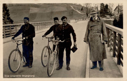 WK II Hitler Eine Originelle Begegnung PH Foto-AK I-II (kl. Eckbug) - Weltkrieg 1939-45