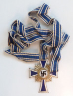 WK II Orden Deutsches Mutterkreuz In Gold Im Original-Etui Mit Band Der Firma Sieger, Lüdenscheid, HK Am Etui Nicht Entn - War 1939-45