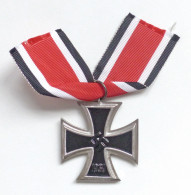 WK II Orden Eisernes Kreuz 1939 2. Klasse Am Band Sammleranfertigung - Guerra 1939-45