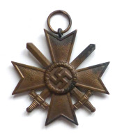 WK II Orden Kriegsverdienstkreuz 1939 2. Klasse Mit Schwertern Punze 72 - Weltkrieg 1939-45