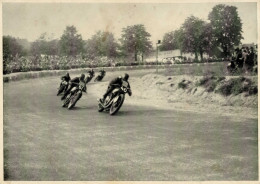 MOTORRAD - Jagd Der Mascinen In Der Stadtkurve Auf Dem Hockenheimer Ring I-II Chasse - Motorbikes