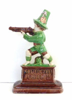 Porzellan-Figur Vom 18. Deutschen Bundesschiessen 1927 In München, Böllerschütze In Alter Tracht H=23cm I-II - Altri & Non Classificati