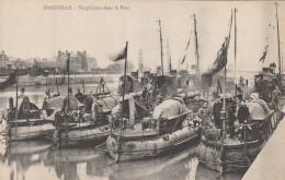 TORPILLEURS DANS LE PORT DEAUVILLE - Warships