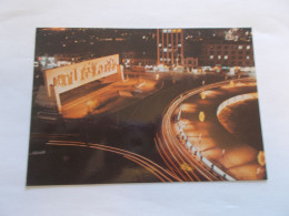 AL TAHRIR SQUARE AT NIGHT BAGHDAD ( IRAQ IRAK ) PLACE AL TAHRIR DE NUIT 1982 - Iraq