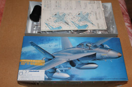 Maquette Avion McDonald Douglas TF-18A Hornet Au 1/72 - Fabrication Japonaise Hasegawa - Complet - Avions