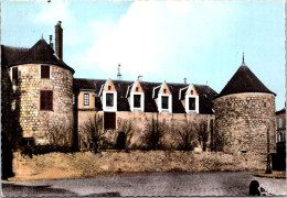 19-12-2023 (2 W 33) France - Le Château De Dourdan - Hotels & Restaurants