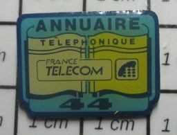 313E Pin's Pins / Beau Et Rare / FRANCE TELECOM / ANNUAIRE TELEPHONIQUE 44 LOIRE ATLANTIQUE - France Télécom