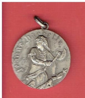 MEDAILLE PENDENTIF EN ARGENT JEANNE HACHETTE 1472 ET CATHEDRALE SAINT PIERRE A BEAUVAIS GRAVEUR ALBERT DAVID - Colgantes