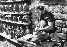 Locronan * JOB , L'imagier * Le Sculpteur à Son établi * Sculpture Artisan - Locronan