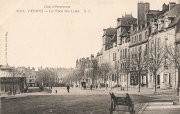 Rennes * La Place Des Lices * Halles Marché - Rennes