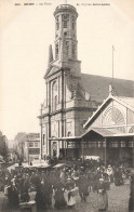 Brest * Place Et La Tour De L'église St Louis * Marché Halles - Brest