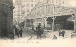 Lyon * Le Funiculaire * Rue Terme * Halles Marché * Attelage - Autres & Non Classés