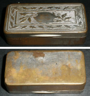 Rare Ancienne Boite En Métal Argenté, Tabatière Porte-louis Décor Végétal - Empty Tobacco Boxes