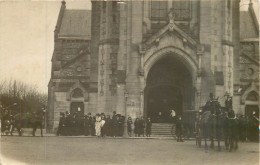 RAMBOUILLET Entrée De L'église Avant L'arrivée Des Mariés  - CARTE PHOTO - Rambouillet