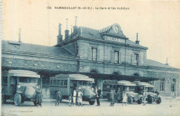 RAMBOUILLET La Gare Et Les Autobus - Rambouillet