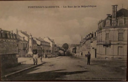 Fontenay Le Comte La Rue De La République - Fontenay Le Comte