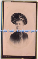 Photographie Ancienne CDV Portrait D'une Jolie Jeune Femme Chapeau Modiste Photographe F MARIE Laval - Anonymous Persons