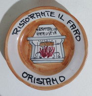 24699 Piatto Buon Ricordo - Ristornate Il Faro Oristano - 1979 - Oggetti 'Ricordo Di'