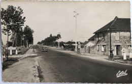 Carte Postale : 78 : LES ESSARTS LE ROI : La Route Nationale N°10, "Café A La Grace De Dieu", Timbre En 1956 - Les Essarts Le Roi