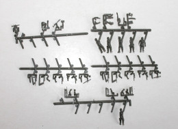 FIGURINE SOLDAT MILITAIRE TROUPE ARMÉE, FUSIL ARME INFANTERIE GUERRE MONDIALE WW MODELE REDUIT (1712.102) - Figuren