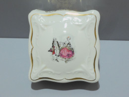 -JOLIE BOITE BONBONNIERE LIMOGES Marquis Marquise Rose Et Noir VITRINE     E - Scatole/Bauli