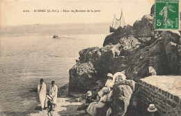 St Marc Sur Mer * Baigneurs Et élégants , Dans Les Rochers De La Jetée - Autres & Non Classés