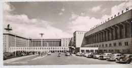 1000 BERLIN - TEMPELHOF, Flughafen, Grossformat  (21,2 X 10,4 Cm), VW - Käfer, OPEL, FORD, MERCEDES, Leichte Druckstelle - Tempelhof