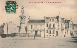 Périgueux * La Place Plumancy * Statue - Périgueux