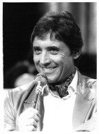 Photographie - Célébrité  - Sacha Distel - 18/24 CM - Noir Et Blanc - Personalidades Famosas