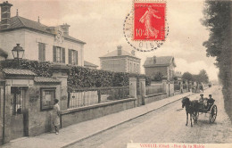 Vineuil * La Rue De La Mairie * Attelage - Autres & Non Classés